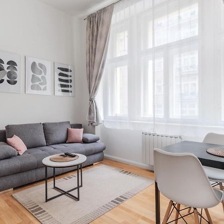 Luminous Apartment For 2 Near Wenceslas Square By Prague Days 外观 照片